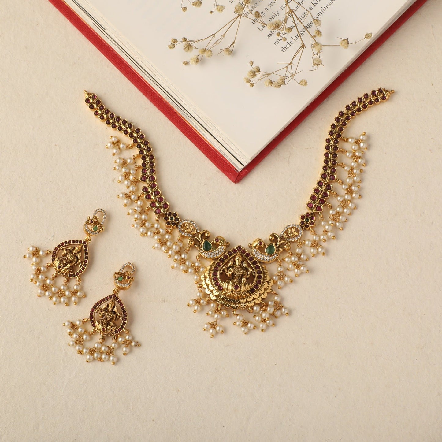 Niladri Antique Necklace Set