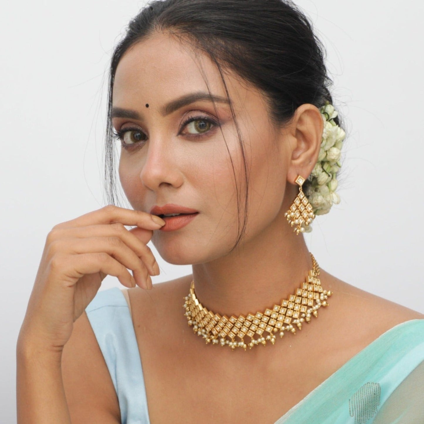 Susan Kundan Choker Set